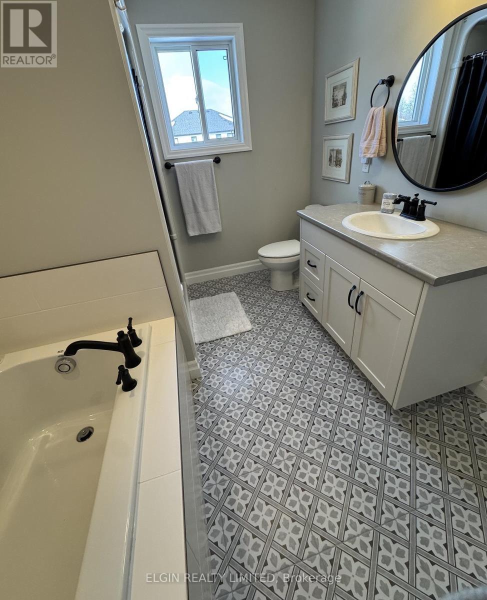 5 Dunning Way, St. Thomas, ON