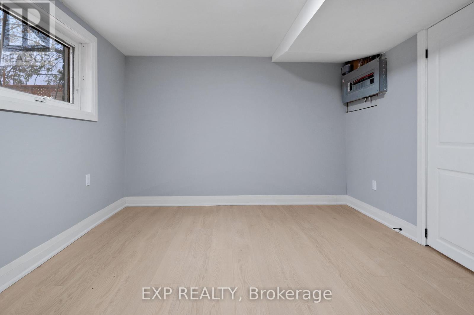 19 Broad Street, Brantford, ON - Indoor Photo Showing Other Room