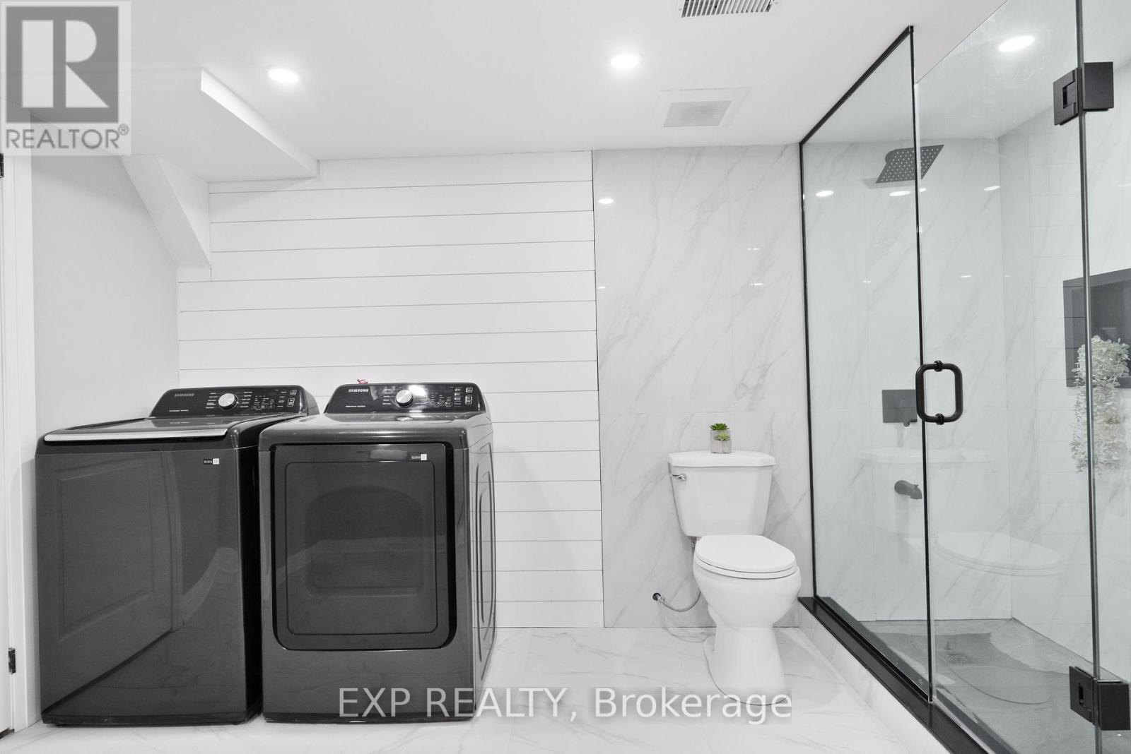 19 Broad Street, Brantford, ON - Indoor Photo Showing Laundry Room