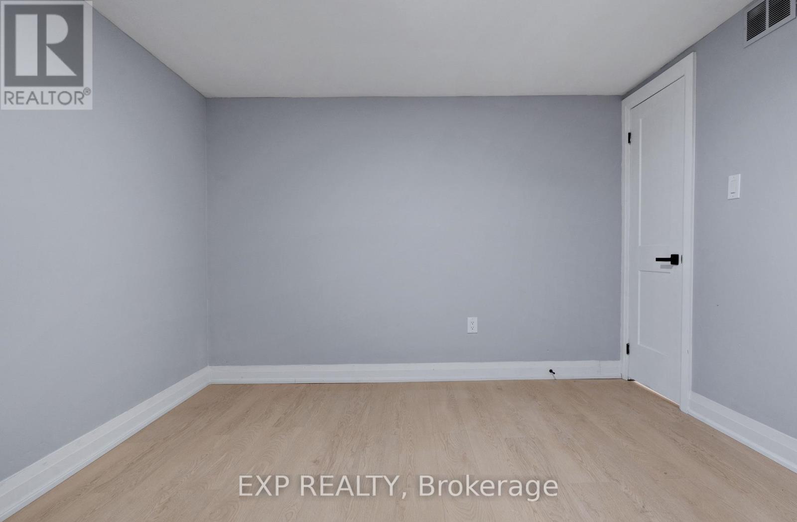 19 Broad Street, Brantford, ON - Indoor Photo Showing Other Room