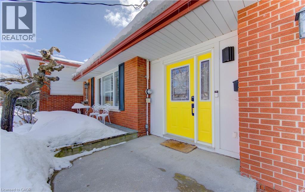 583 Rustic Drive, Waterloo, ON - Outdoor With Exterior