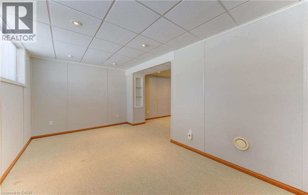 583 Rustic Drive, Waterloo, ON - Indoor Photo Showing Other Room