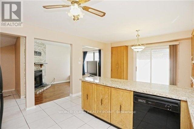 1527 Evenside Crescent, Mississauga, ON - Indoor Photo Showing Other Room With Fireplace