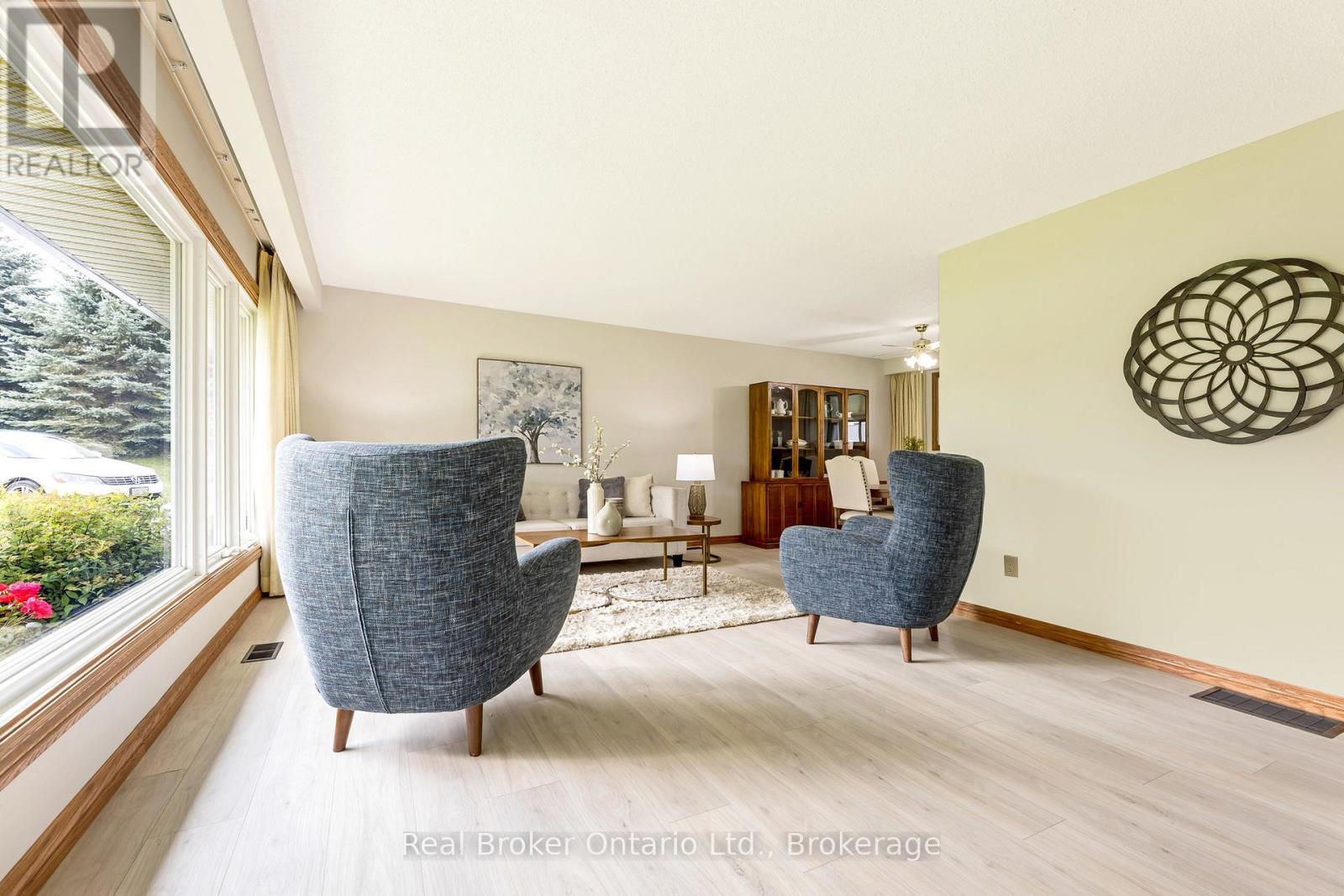 9412 Sideroad 17, Erin, ON - Indoor Photo Showing Other Room