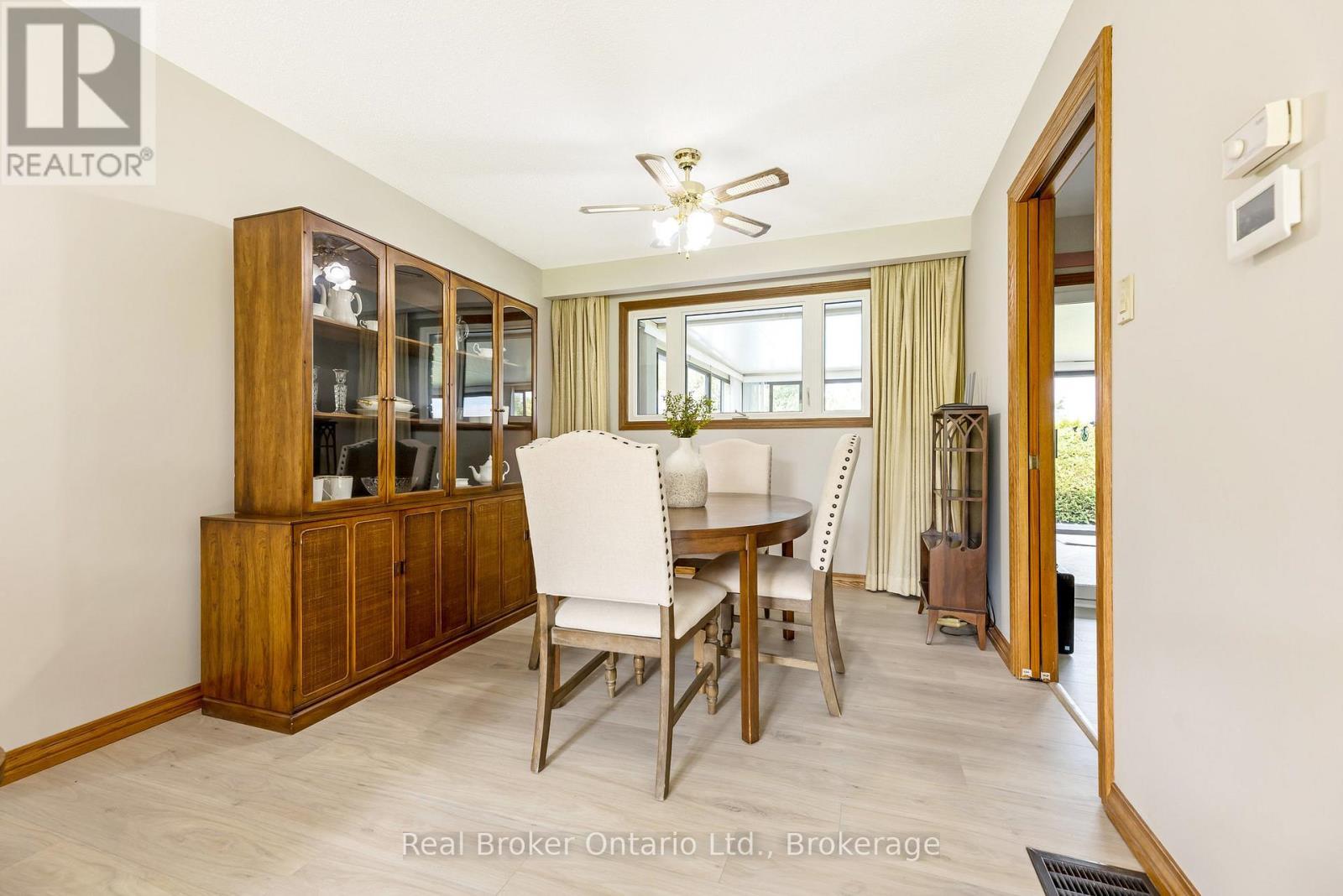 9412 Sideroad 17, Erin, ON - Indoor Photo Showing Dining Room