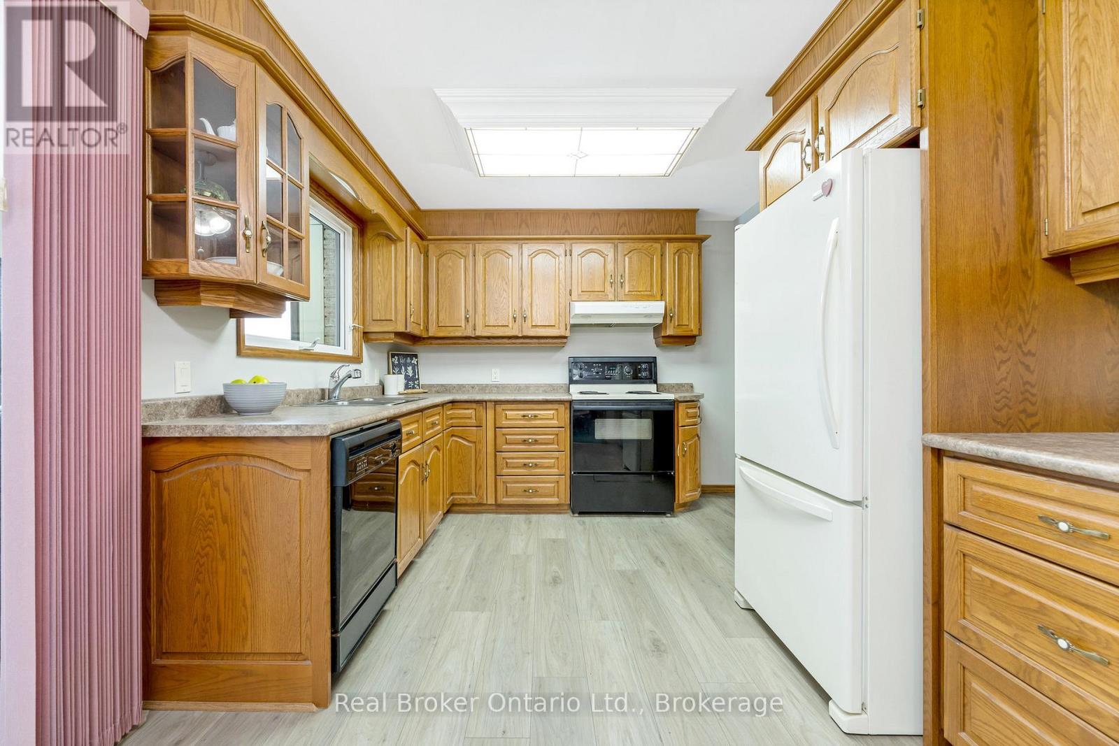 9412 Sideroad 17, Erin, ON - Indoor Photo Showing Kitchen