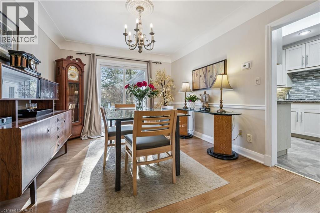 3012 First Street, Burlington, ON - Indoor Photo Showing Dining Room