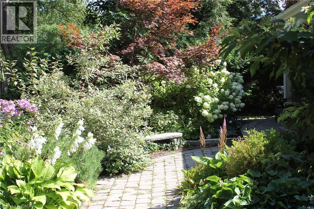 front walkway - 3012 First Street, Burlington, ON - Outdoor