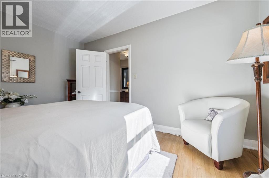 3012 First Street, Burlington, ON - Indoor Photo Showing Bedroom