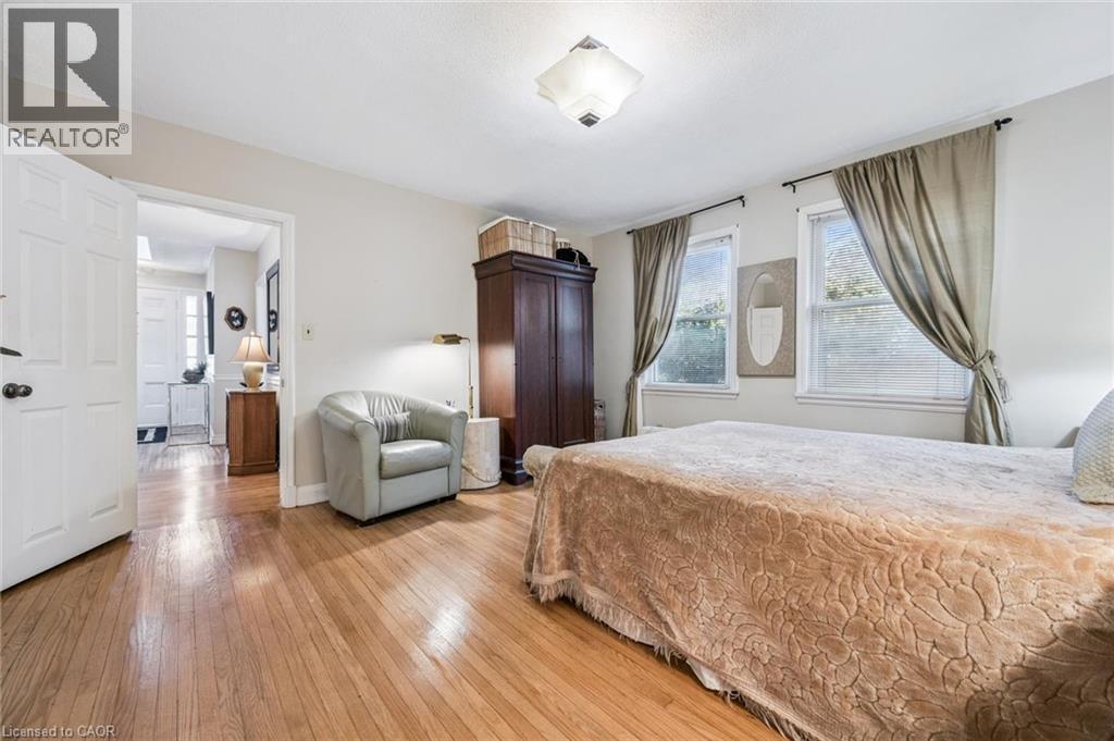 3012 First Street, Burlington, ON - Indoor Photo Showing Bedroom
