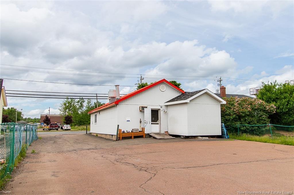 498 Champlain St, Dieppe, NB