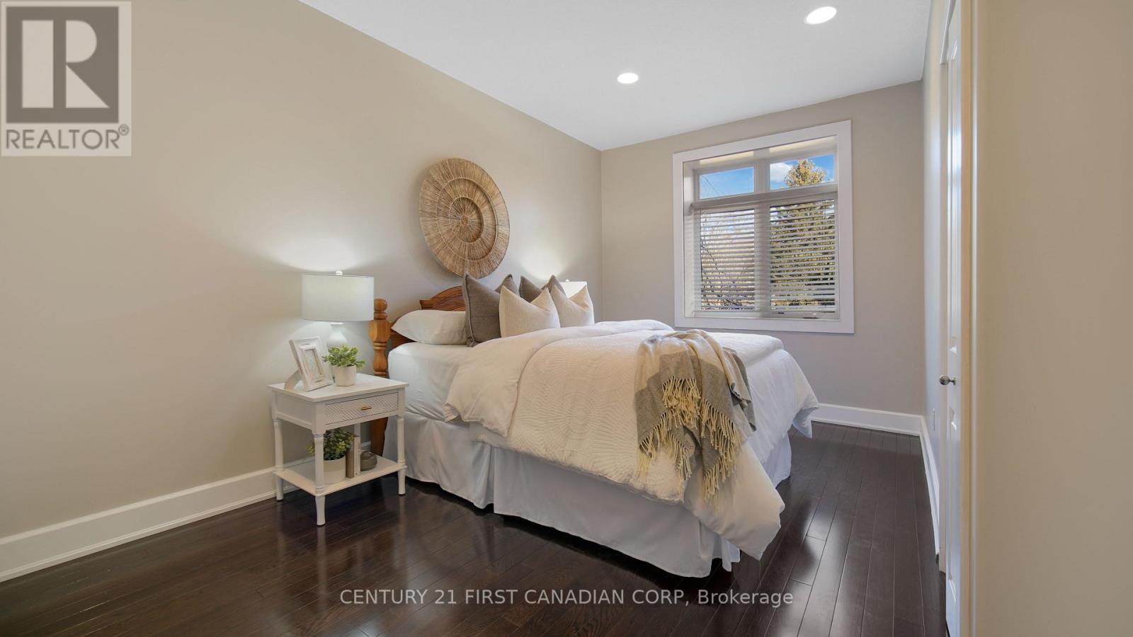 1659 Hamilton Road, London South (South U), ON - Indoor Photo Showing Bedroom