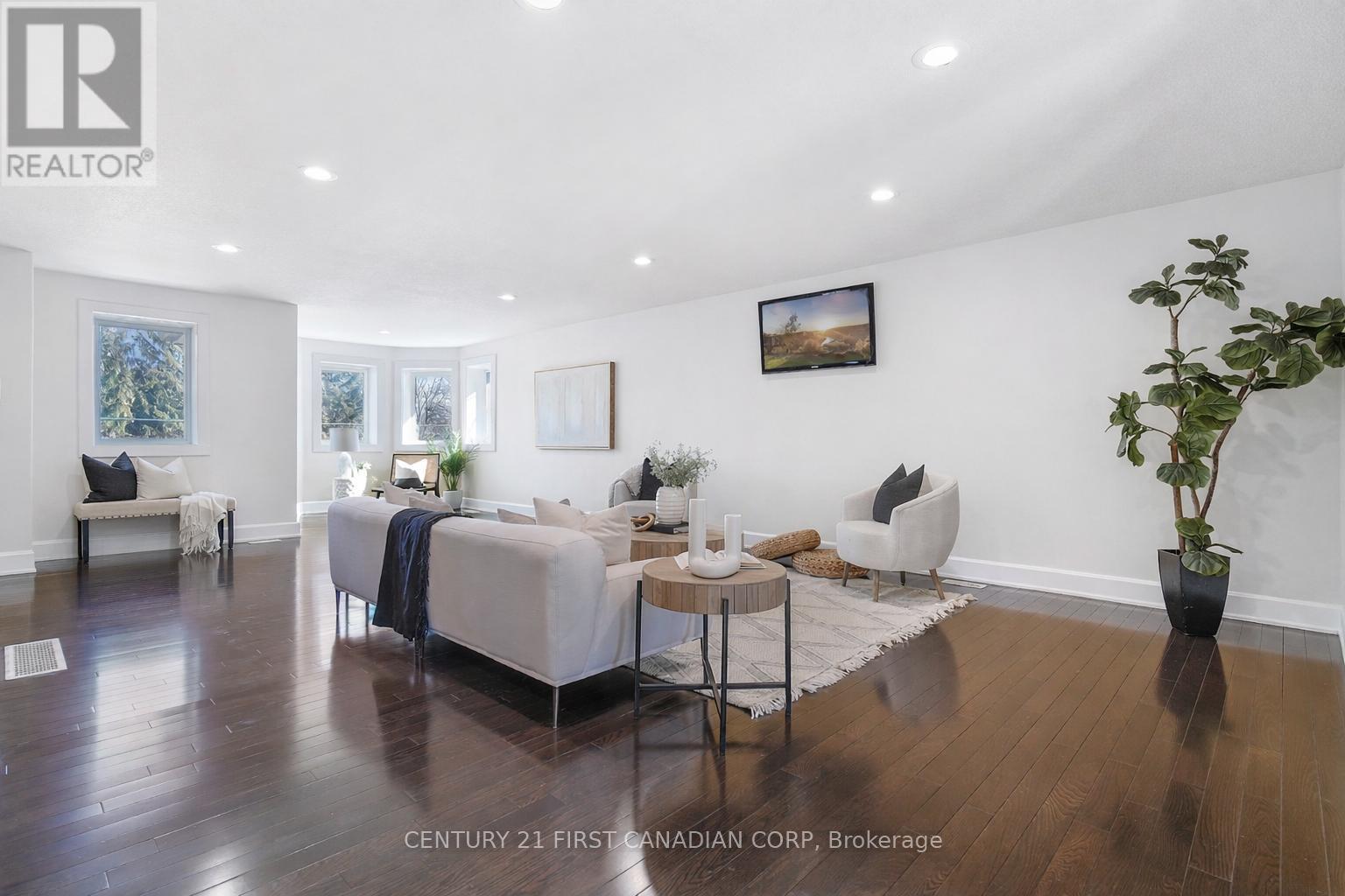 1659 Hamilton Road, London South (South U), ON - Indoor Photo Showing Living Room