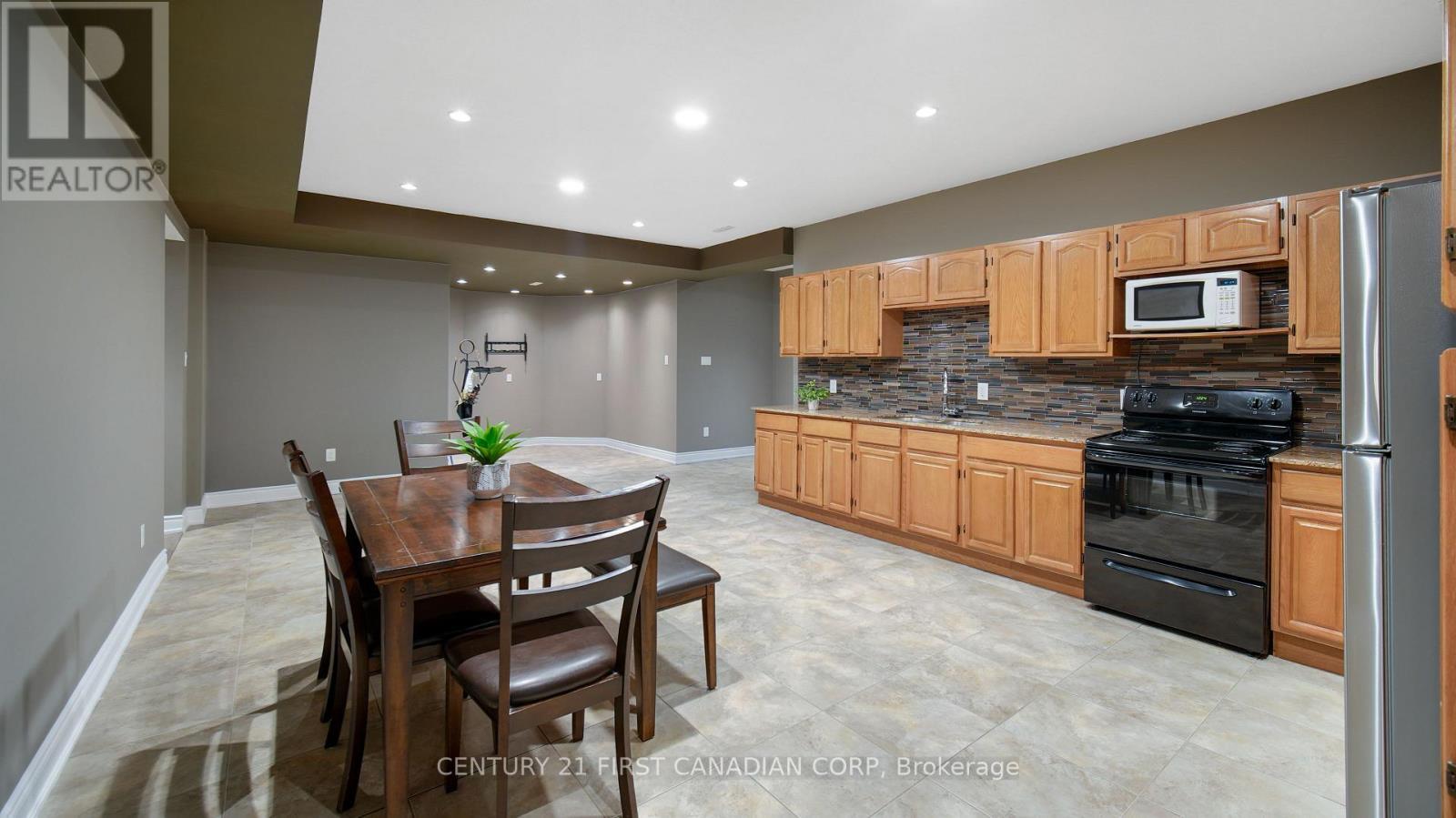 1659 Hamilton Road, London South (South U), ON - Indoor