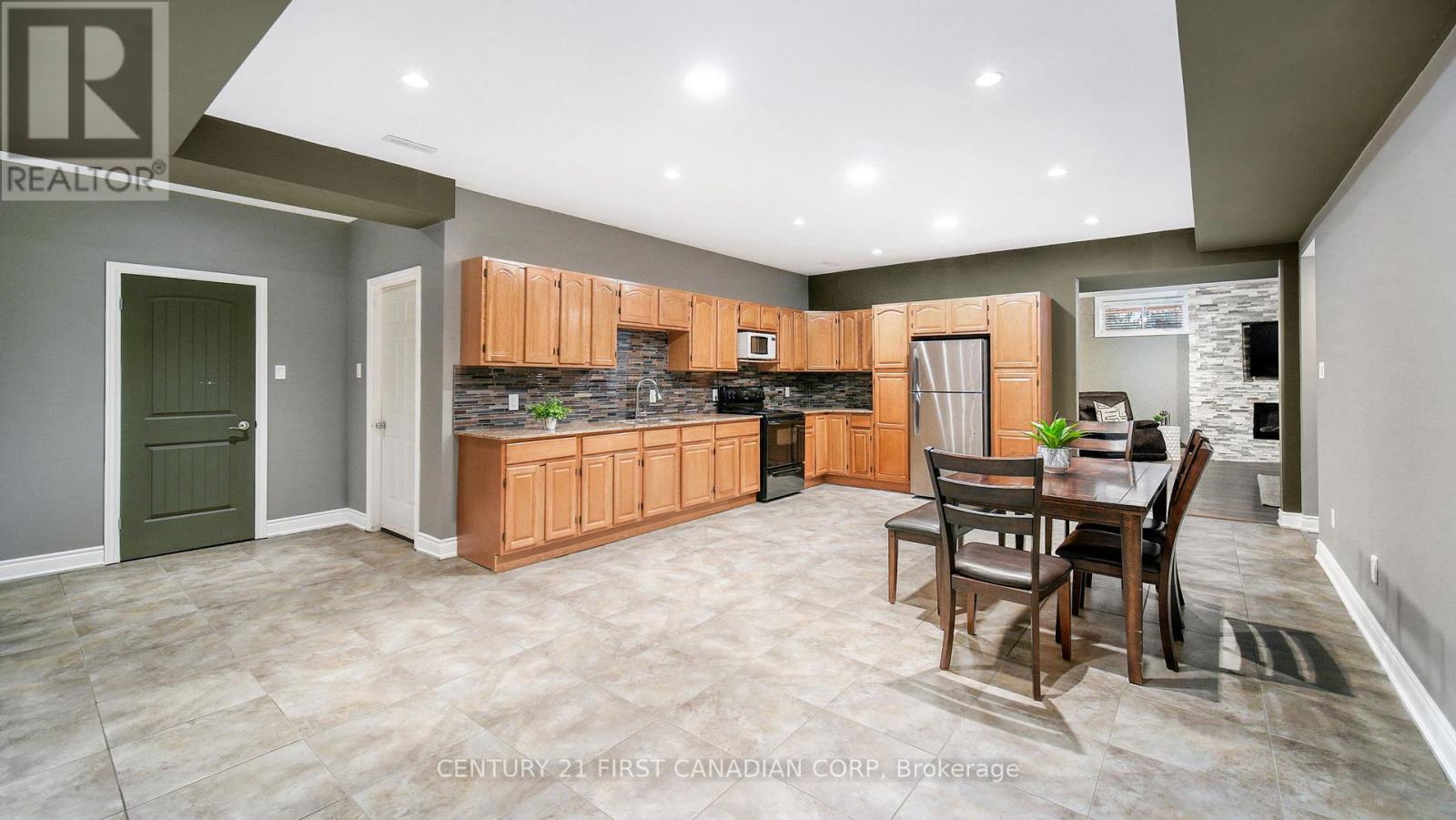 1659 Hamilton Road, London South (South U), ON - Indoor