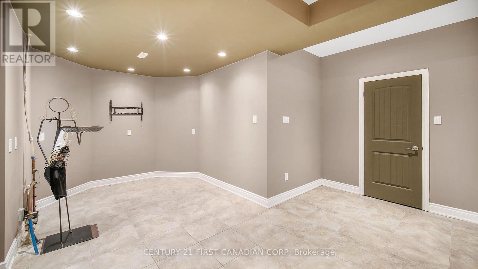 1659 Hamilton Road, London South (South U), ON - Indoor Photo Showing Other Room