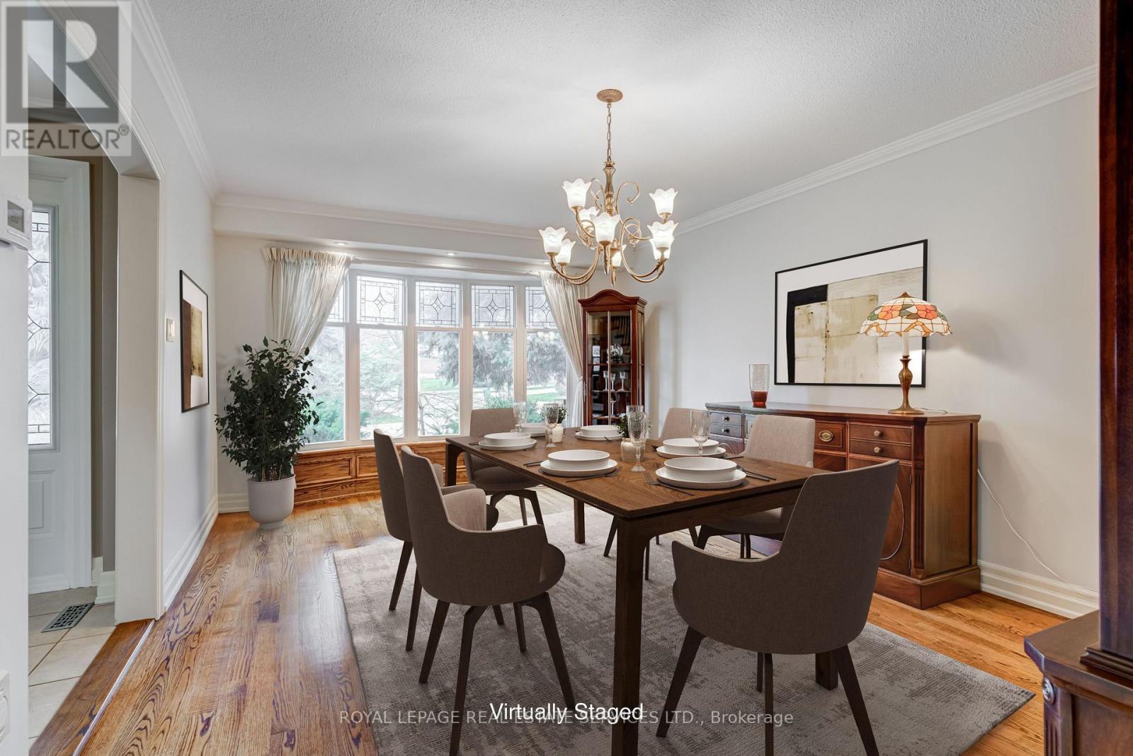 virtually staged Dining room - 716 Cameron Court, Mississauga, ON - Indoor Photo Showing Dining Room