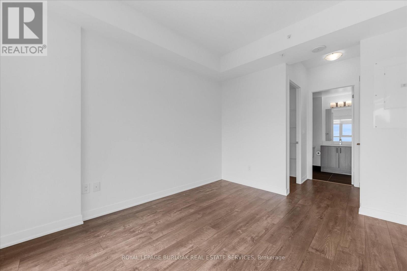 612 - 550 North Service Road N, Grimsby, ON - Indoor Photo Showing Other Room