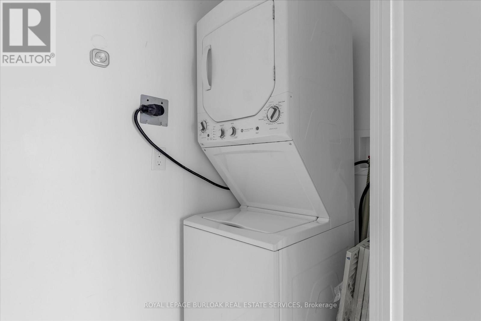 612 - 550 North Service Road N, Grimsby, ON - Indoor Photo Showing Laundry Room