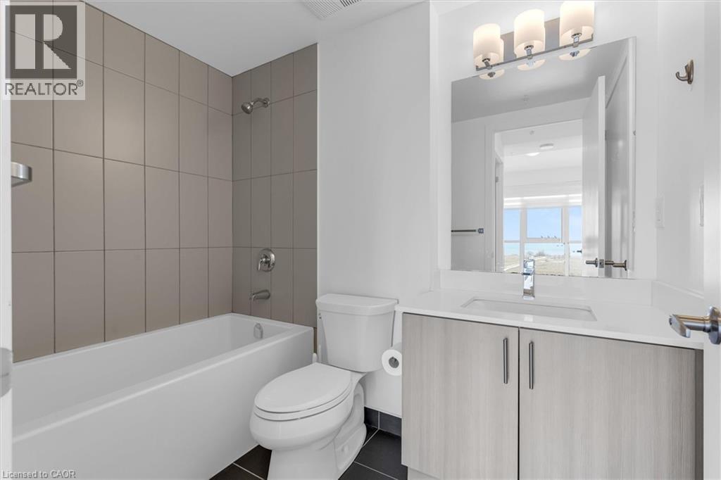 550 North Service Road Unit# 612, Grimsby, ON - Indoor Photo Showing Bathroom