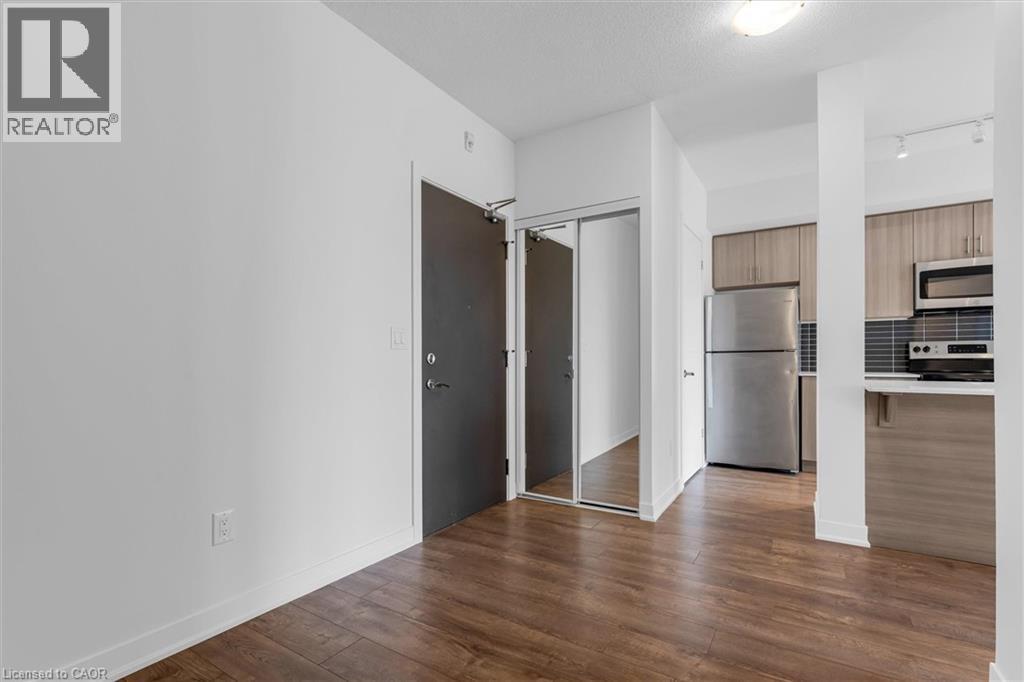 550 North Service Road Unit# 612, Grimsby, ON - Indoor Photo Showing Kitchen With Stainless Steel Kitchen