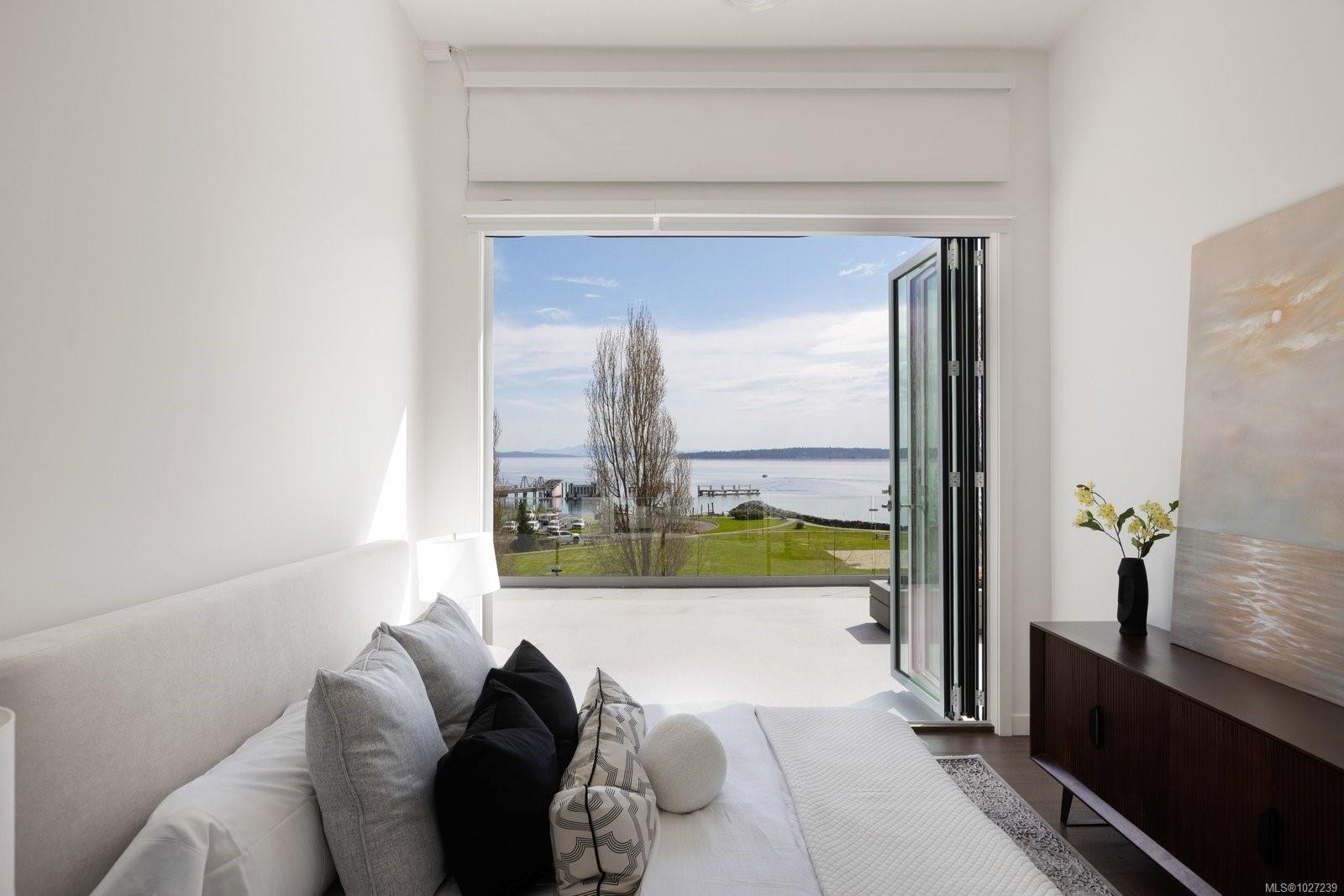 #401-9570 Fifth St, Sidney, BC - Indoor