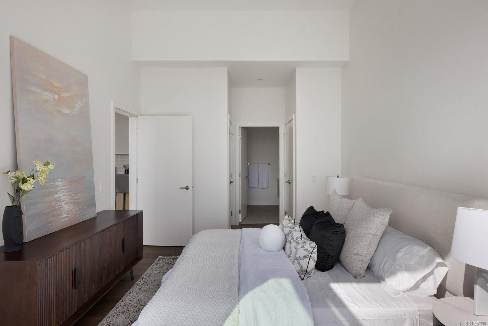 #401-9570 Fifth St, Sidney, BC - Indoor Photo Showing Bedroom