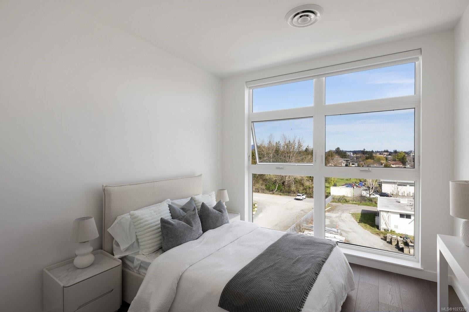 #401-9570 Fifth St, Sidney, BC - Indoor Photo Showing Bedroom