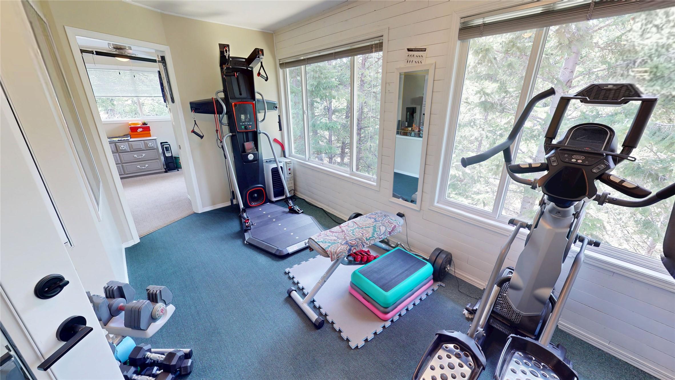 1857 Harris Road, Cranbrook, BC - Indoor Photo Showing Gym Room
