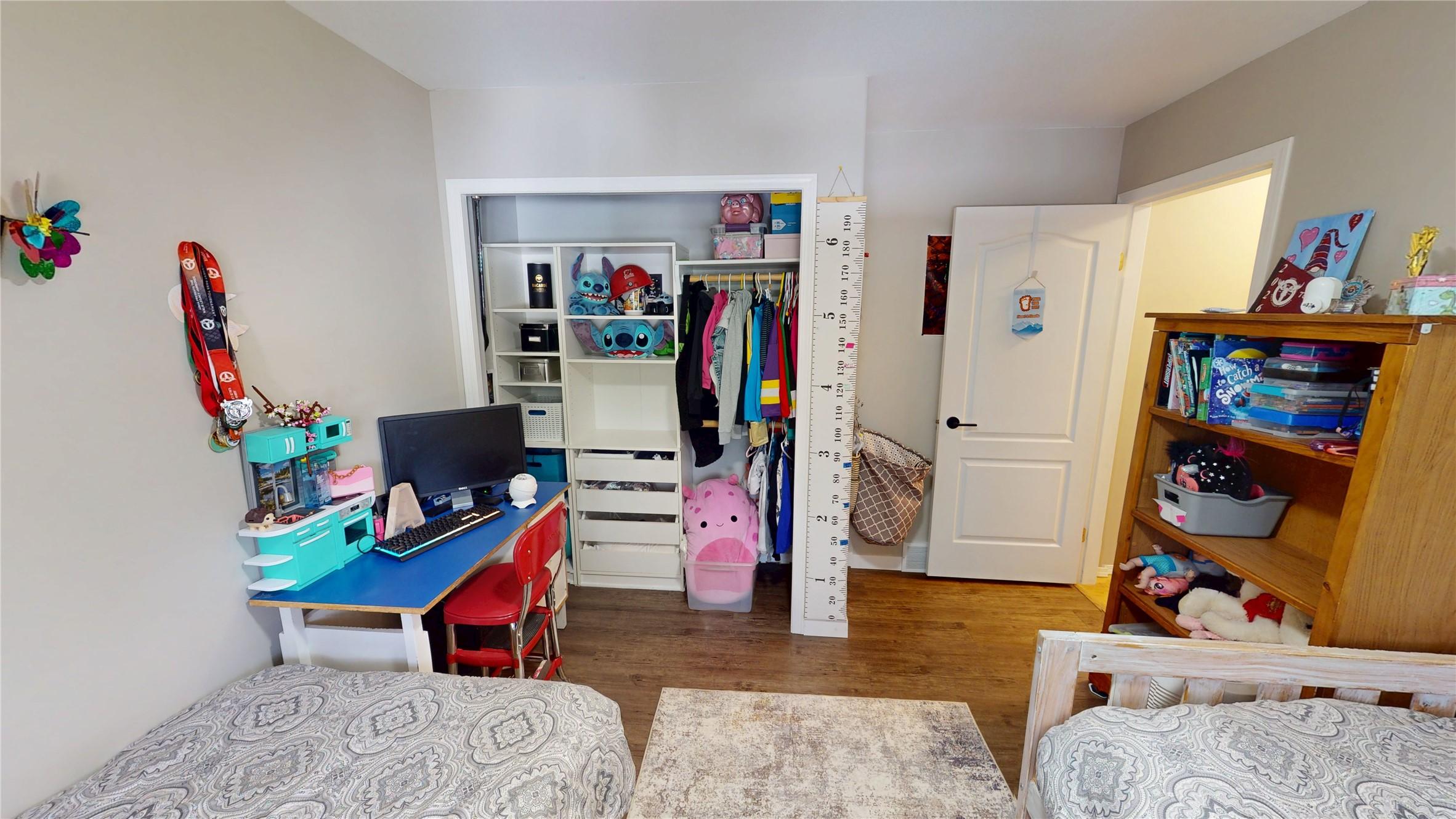 1857 Harris Road, Cranbrook, BC - Indoor Photo Showing Bedroom