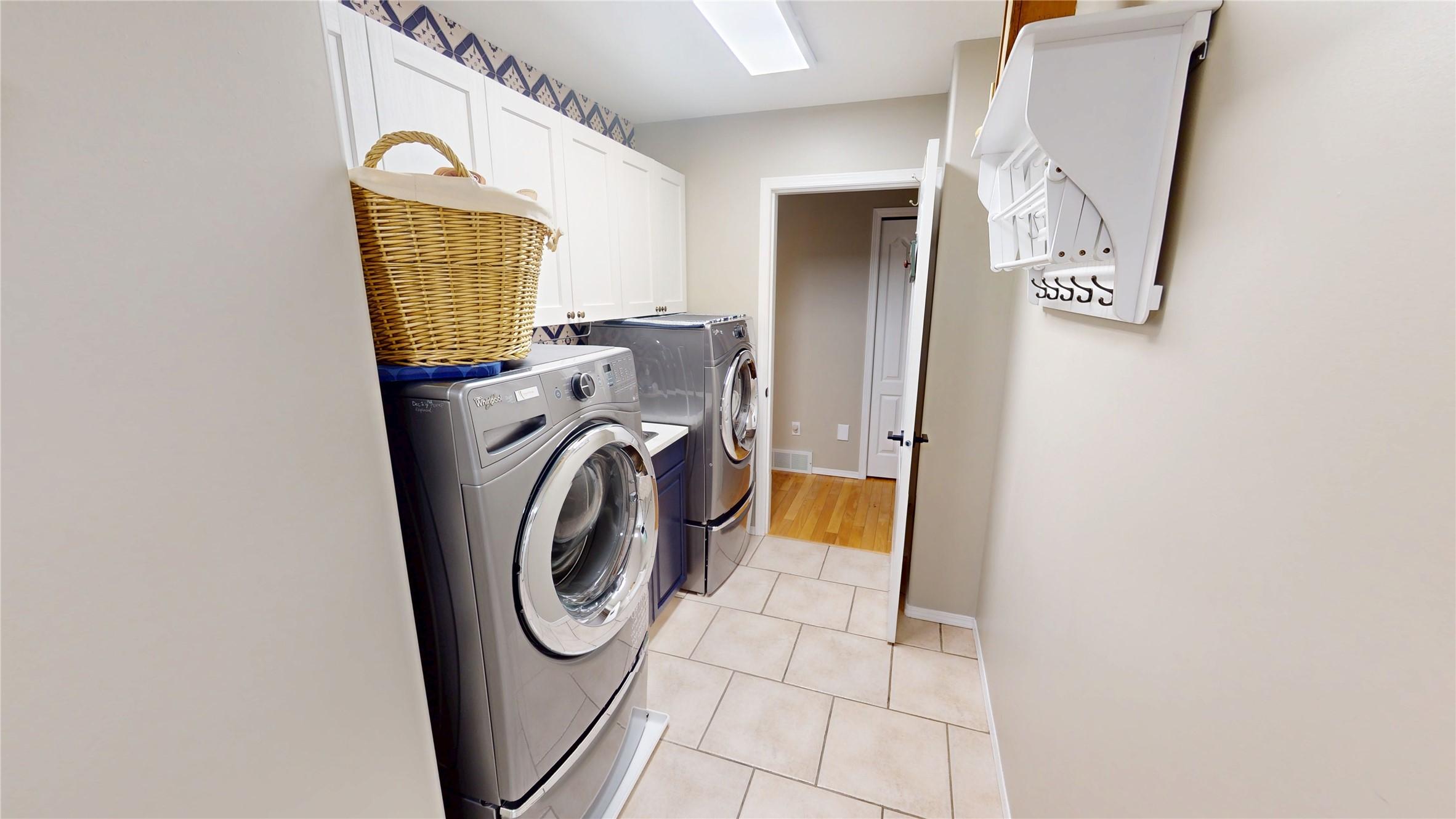 1857 Harris Road, Cranbrook, BC - Indoor Photo Showing Laundry Room
