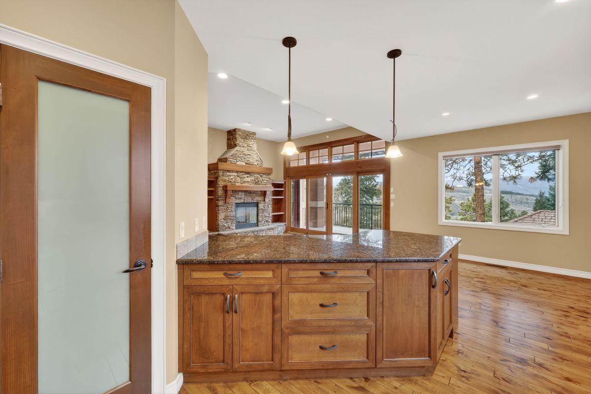 111-1910 Capistrano Drive, Kelowna, BC - Indoor
