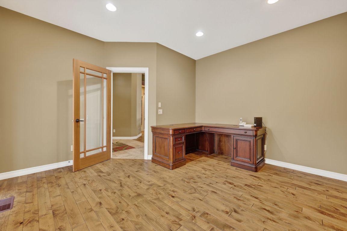 111-1910 Capistrano Drive, Kelowna, BC - Indoor Photo Showing Other Room