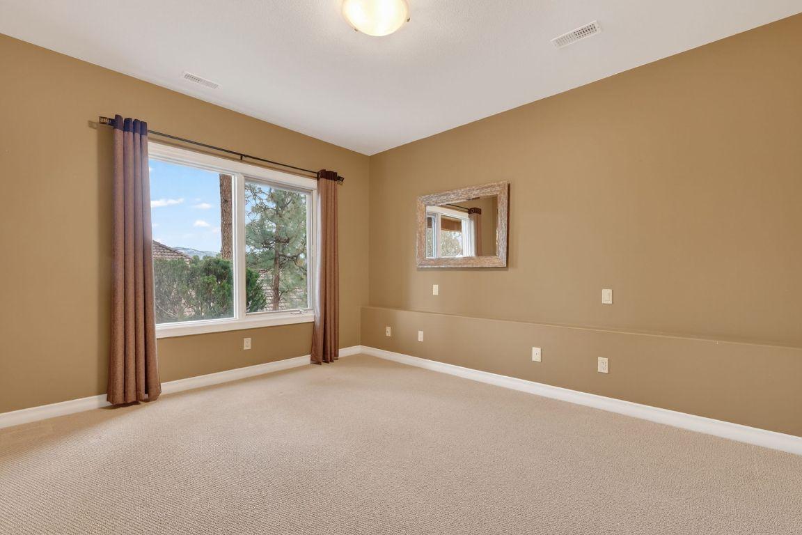 111-1910 Capistrano Drive, Kelowna, BC - Indoor Photo Showing Other Room