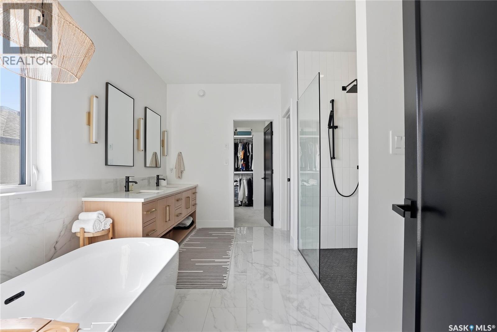 139 Woolf Bend, Saskatoon, SK - Indoor Photo Showing Bathroom