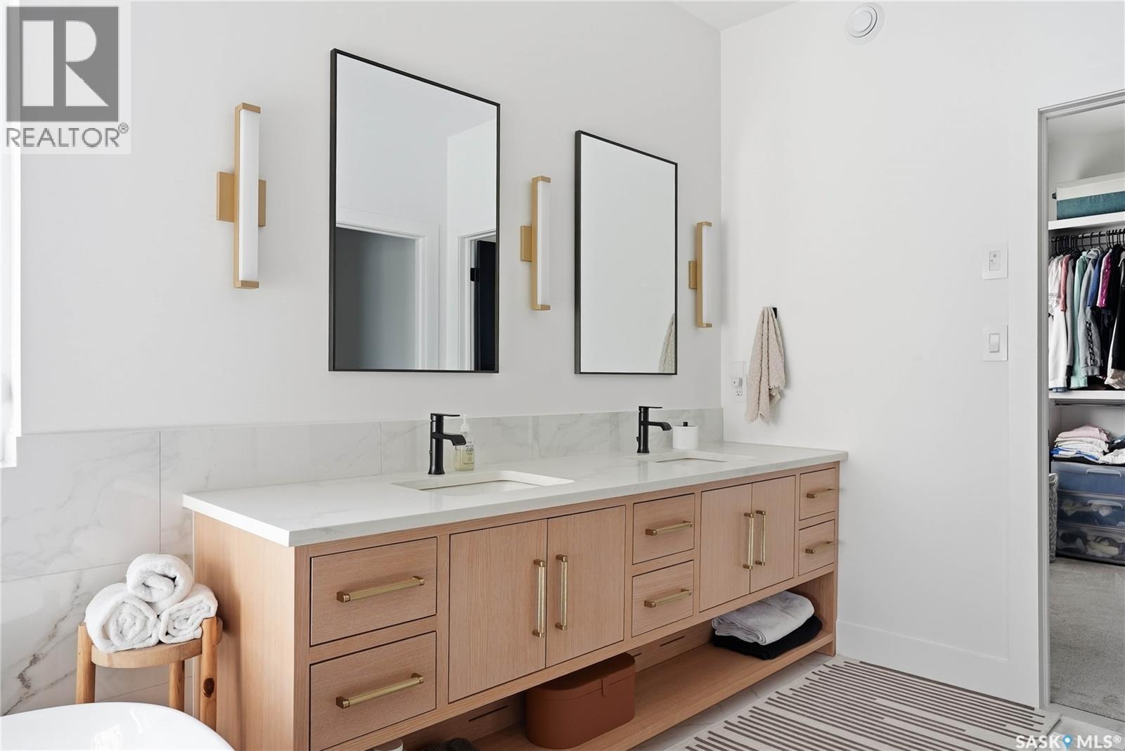 139 Woolf Bend, Saskatoon, SK - Indoor Photo Showing Bathroom