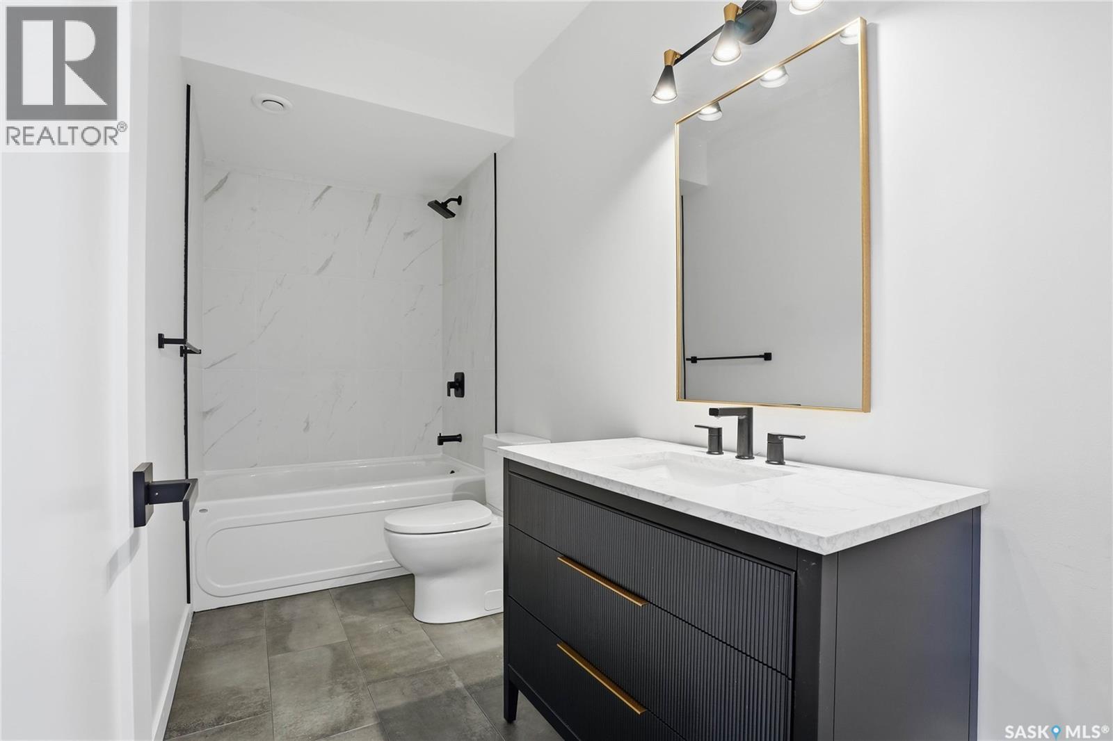 139 Woolf Bend, Saskatoon, SK - Indoor Photo Showing Bathroom