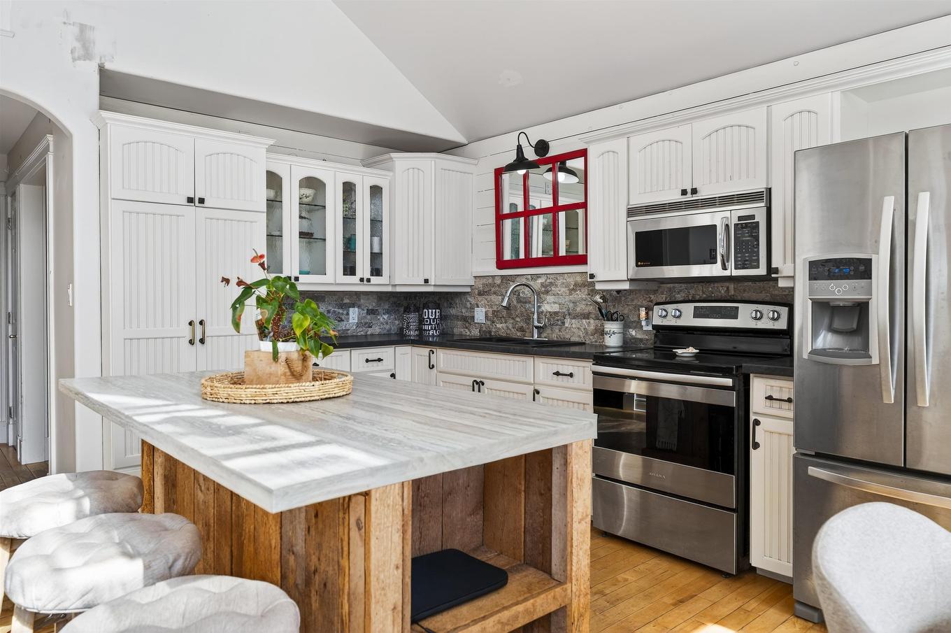 22 Dorothy Avenue, Stratford, PE - Indoor Photo Showing Kitchen