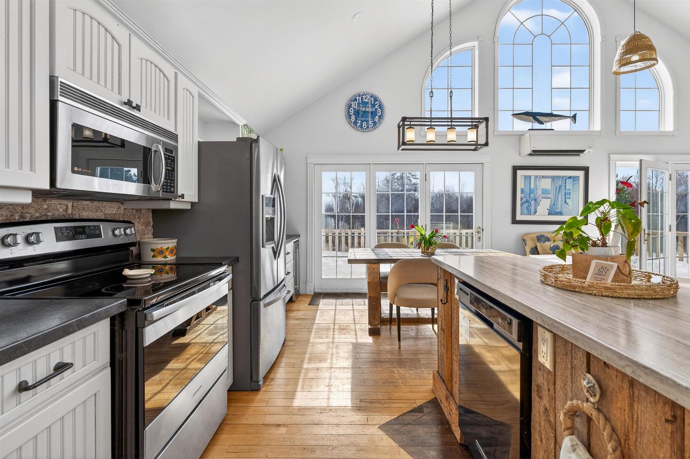22 Dorothy Avenue, Stratford, PE - Indoor Photo Showing Kitchen