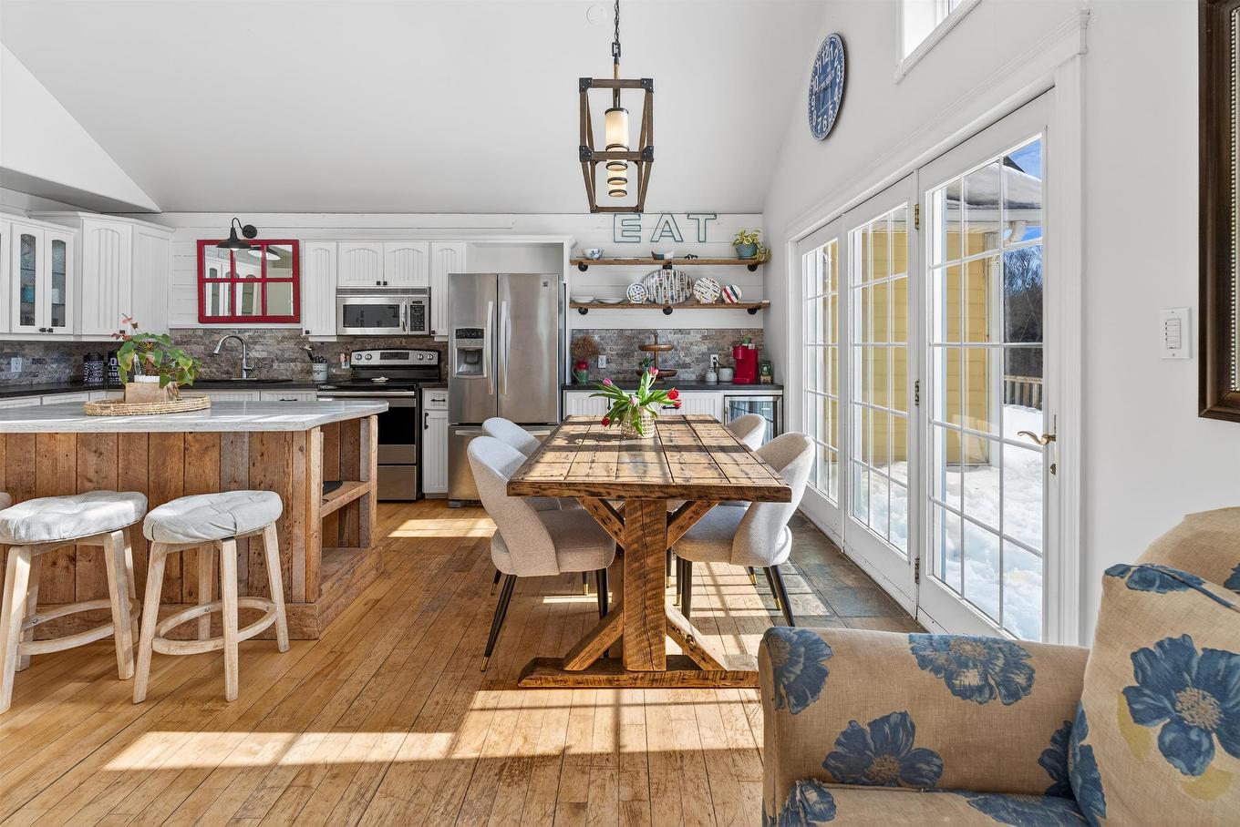 22 Dorothy Avenue, Stratford, PE - Indoor Photo Showing Dining Room