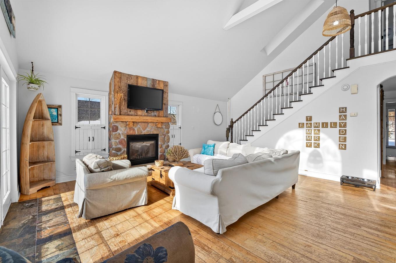22 Dorothy Avenue, Stratford, PE - Indoor Photo Showing Living Room With Fireplace