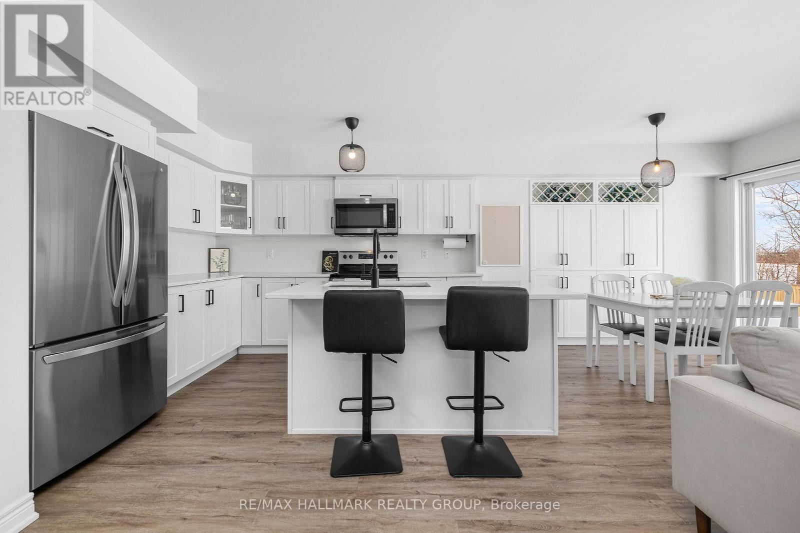 71 Mcphail Road, Carleton Place, ON - Indoor Photo Showing Kitchen With Upgraded Kitchen