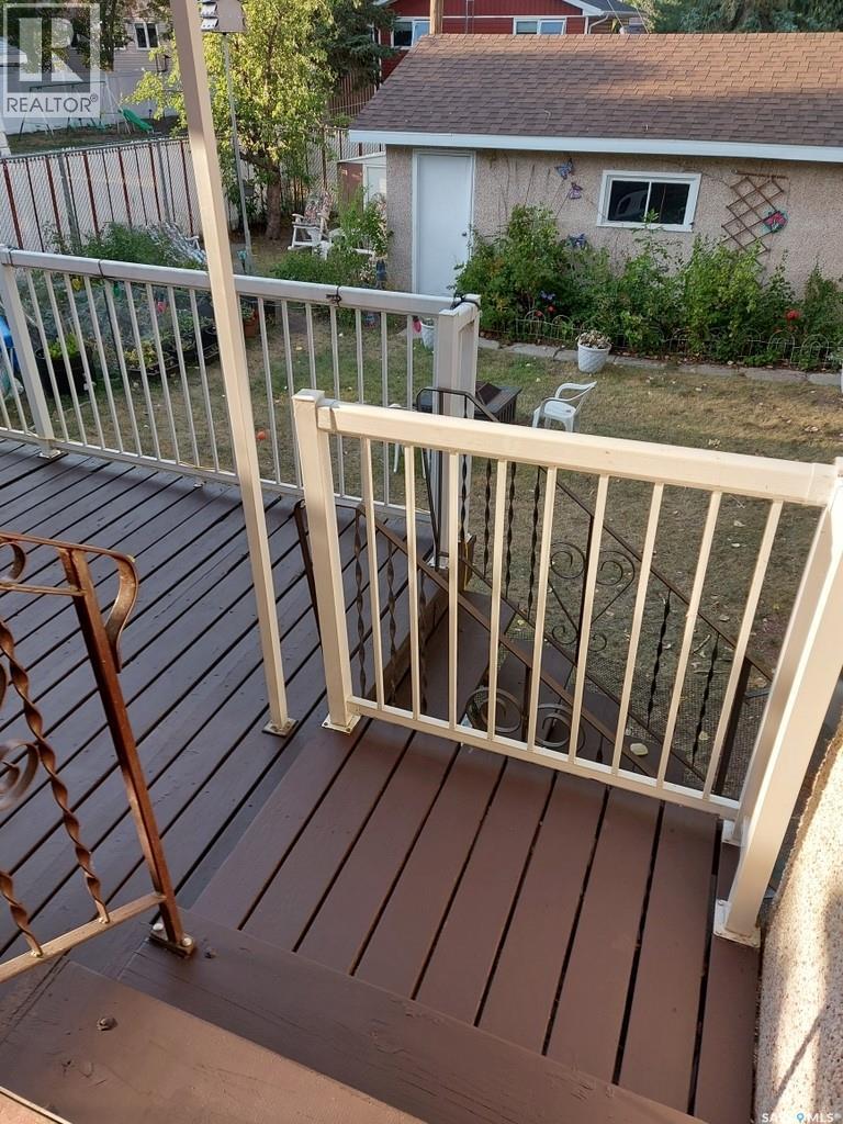 529 6Th Avenue E, Assiniboia, SK - Outdoor With Deck Patio Veranda With Exterior