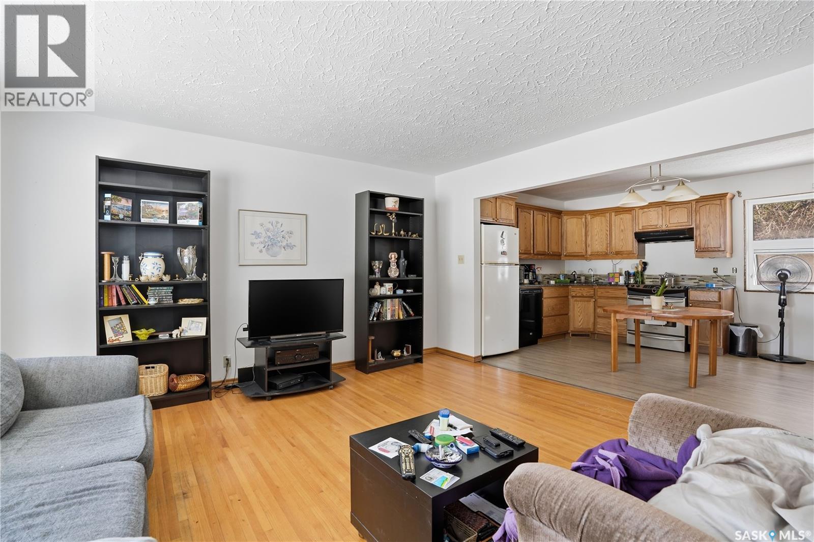 3117 Inver Crescent E, Regina, SK - Indoor Photo Showing Living Room