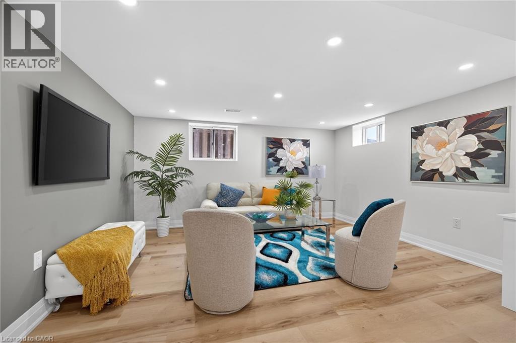 74 Victor Boulevard, Hamilton, ON - Indoor