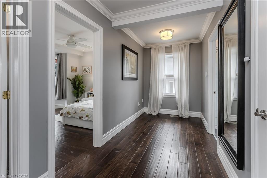 8 Mapleside Avenue, Hamilton, ON - Indoor Photo Showing Other Room