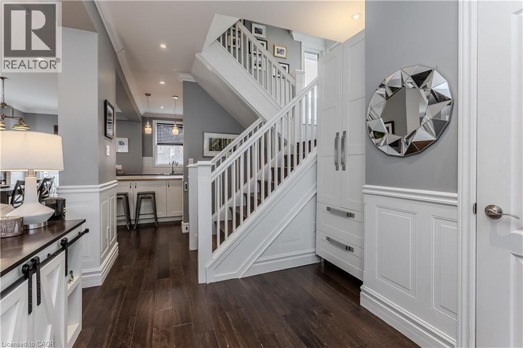 8 Mapleside Avenue, Hamilton, ON - Indoor Photo Showing Other Room