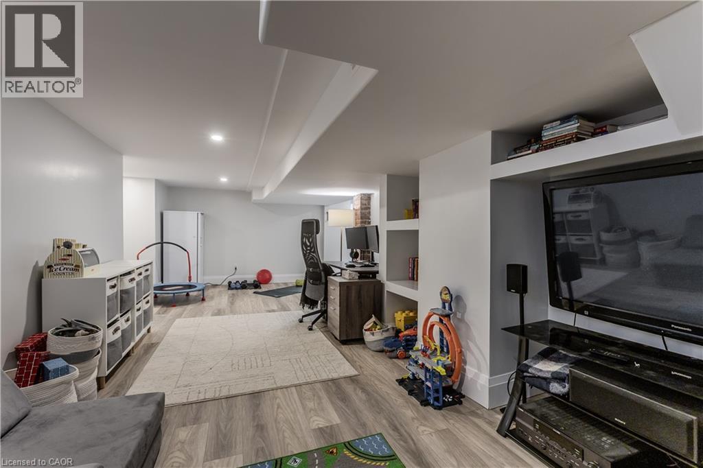 8 Mapleside Avenue, Hamilton, ON - Indoor