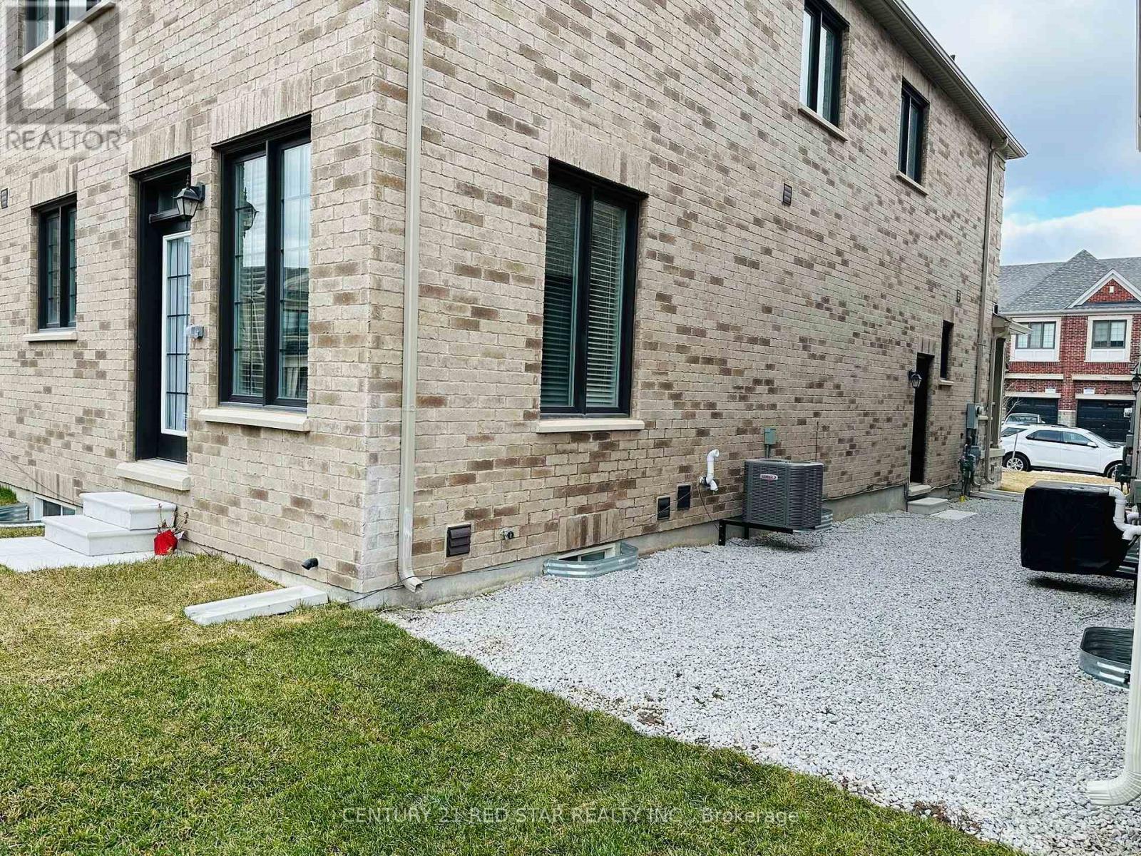 441 Bergamot Avenue, Milton, ON - Outdoor