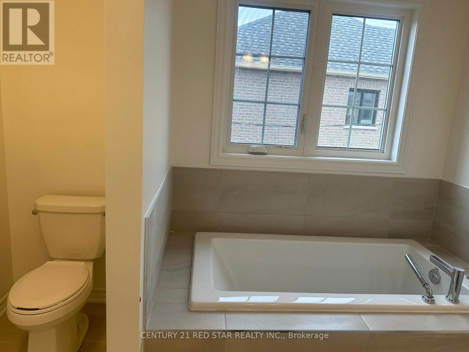 441 Bergamot Avenue, Milton, ON - Indoor Photo Showing Bathroom